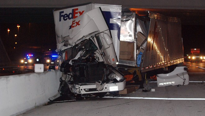 FedEx-truck-accident-in-Tampa.jpg